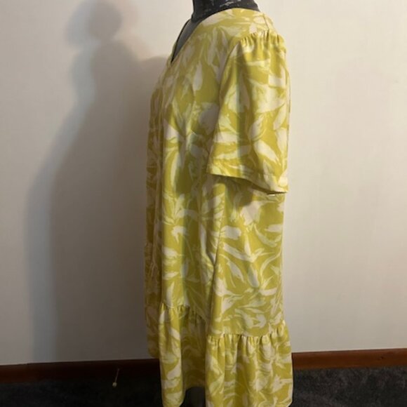 A new day Yellow Gold/White Floral V-neck ruffle bottom drop waist dress, size L - Picture 2 of 7